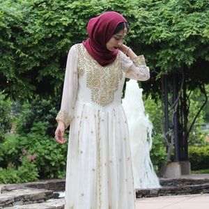 Meet your Posher, Efrah